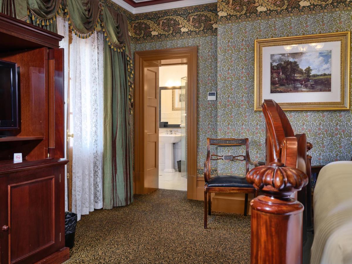 Craig'S Royal Hotel Ballarat Exterior foto A room at the Inn
