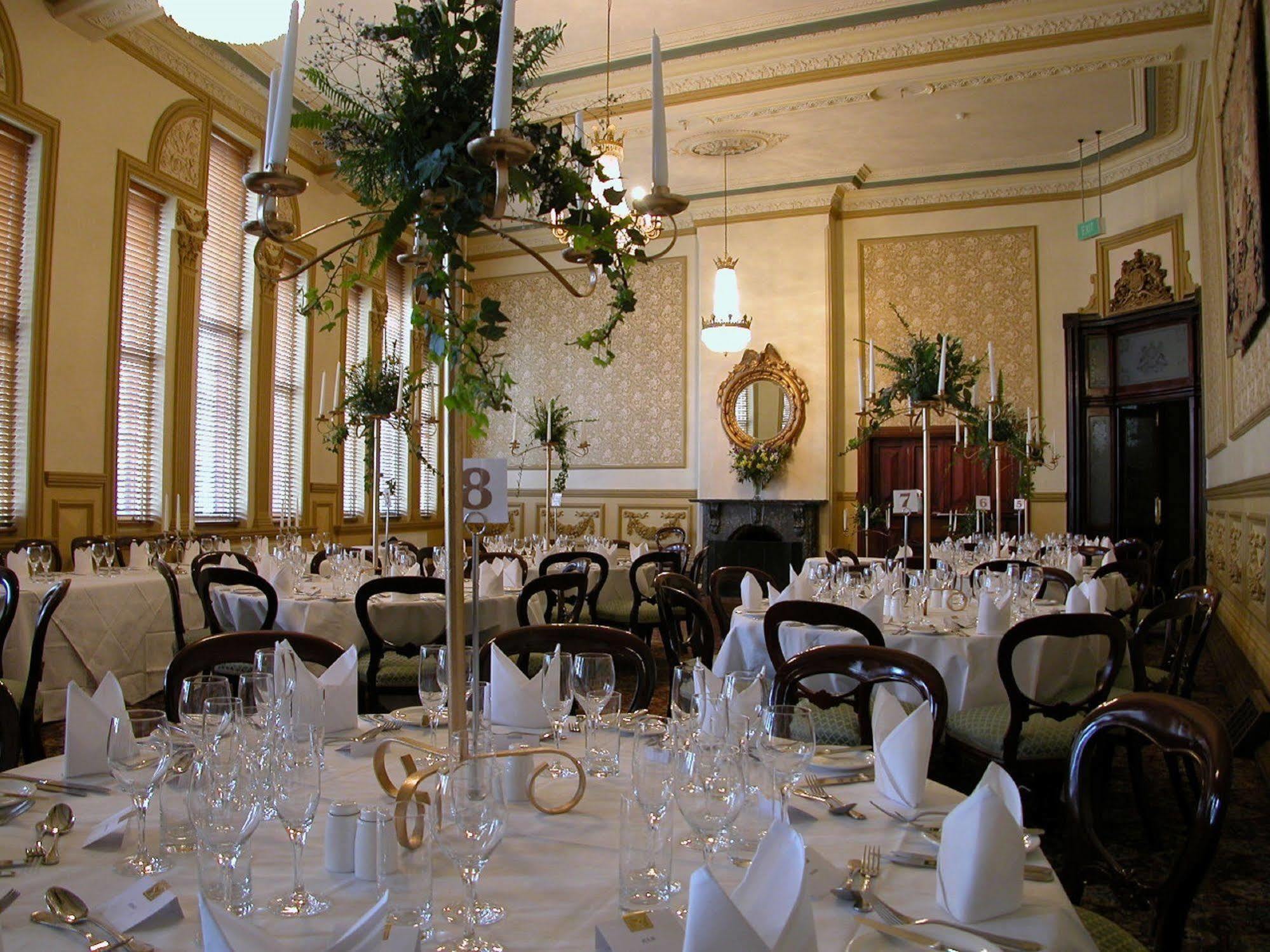 Craig'S Royal Hotel Ballarat Exterior foto The dining room at the Old Bank of Montreal