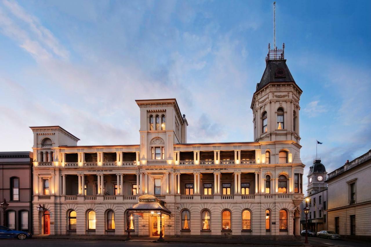 Craig'S Royal Hotel Ballarat Exterior foto The hotel at dusk